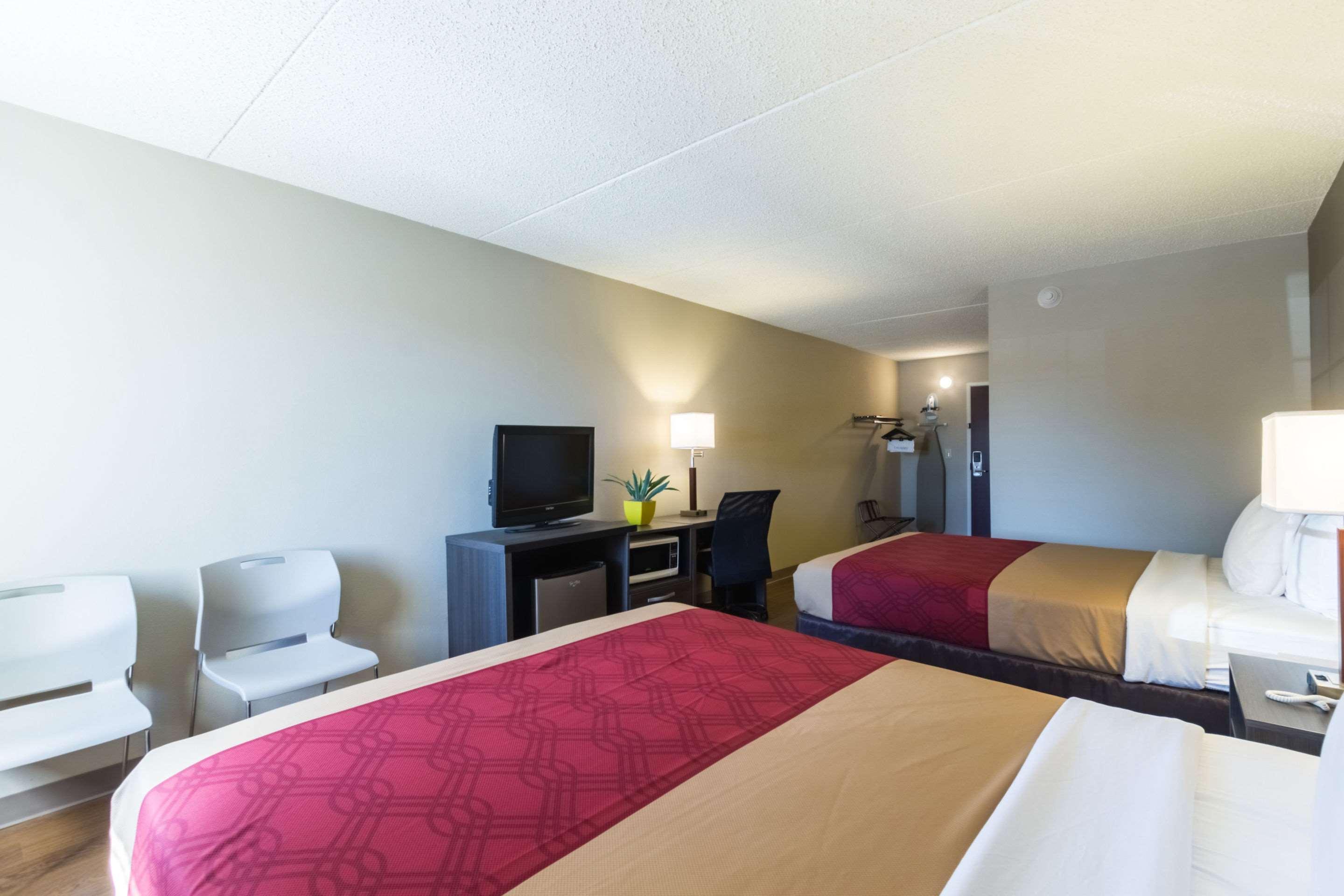 Econo Lodge Harrisburg - Southwest Of Hershey Area Bagian luar foto