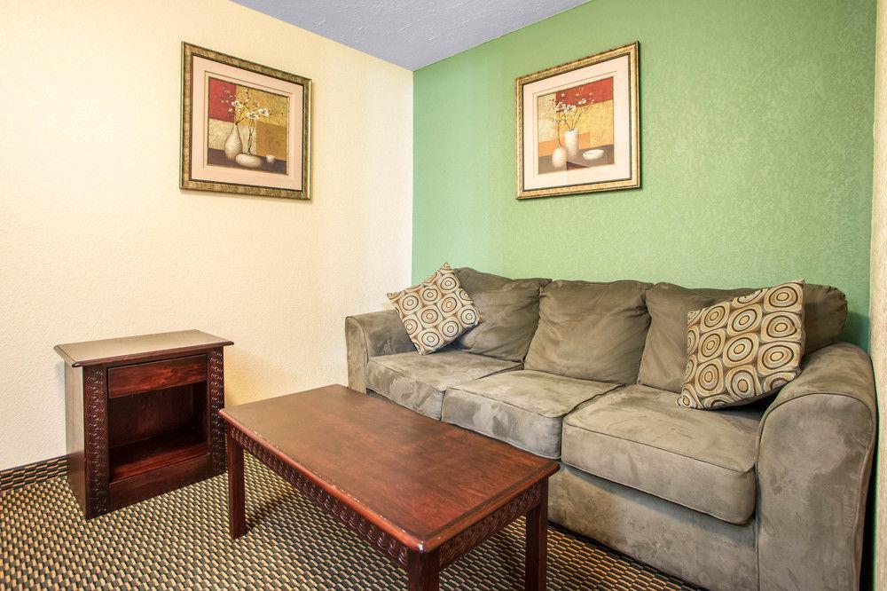 Econo Lodge Harrisburg - Southwest Of Hershey Area Bagian luar foto