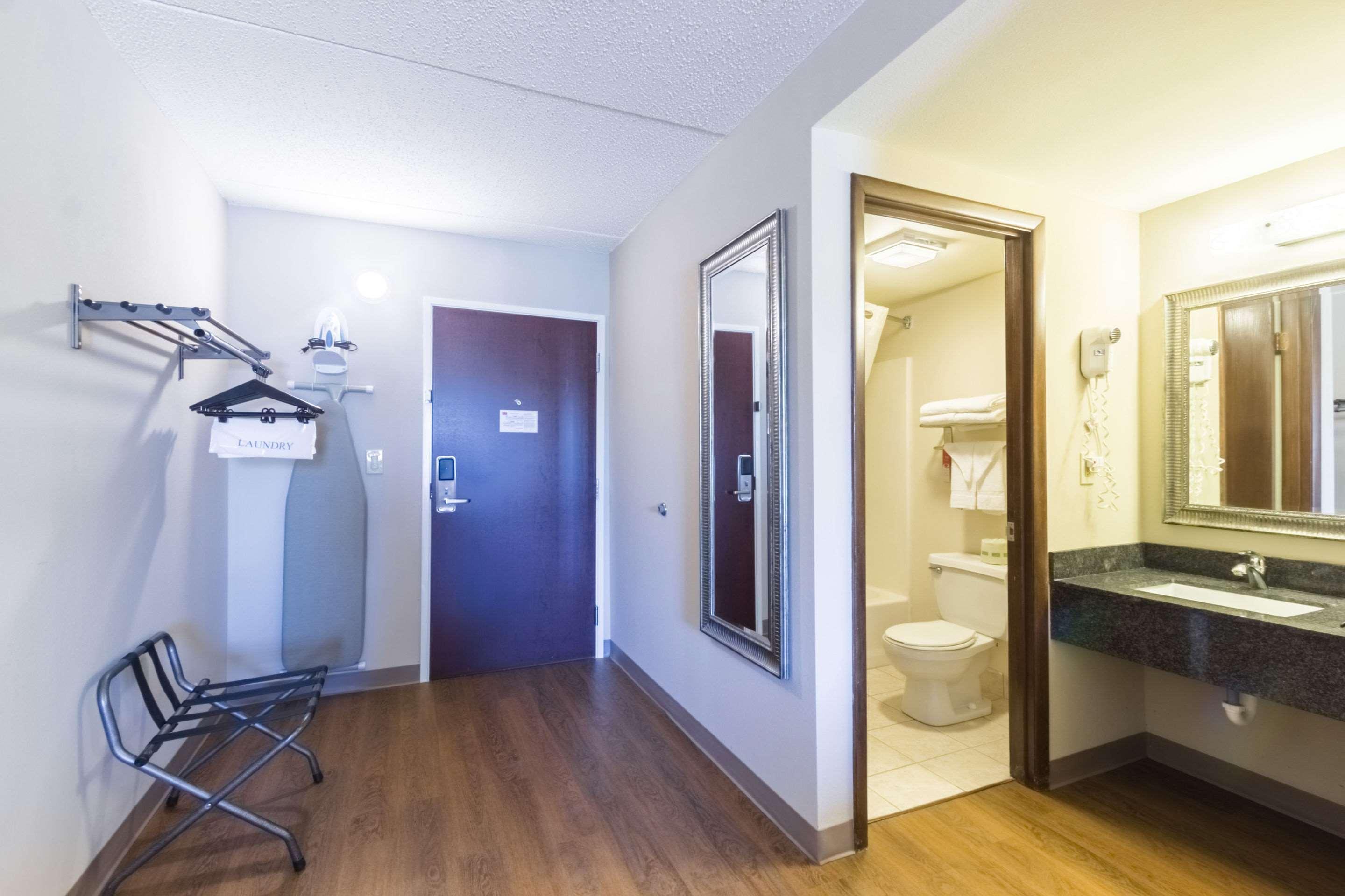 Econo Lodge Harrisburg - Southwest Of Hershey Area Bagian luar foto