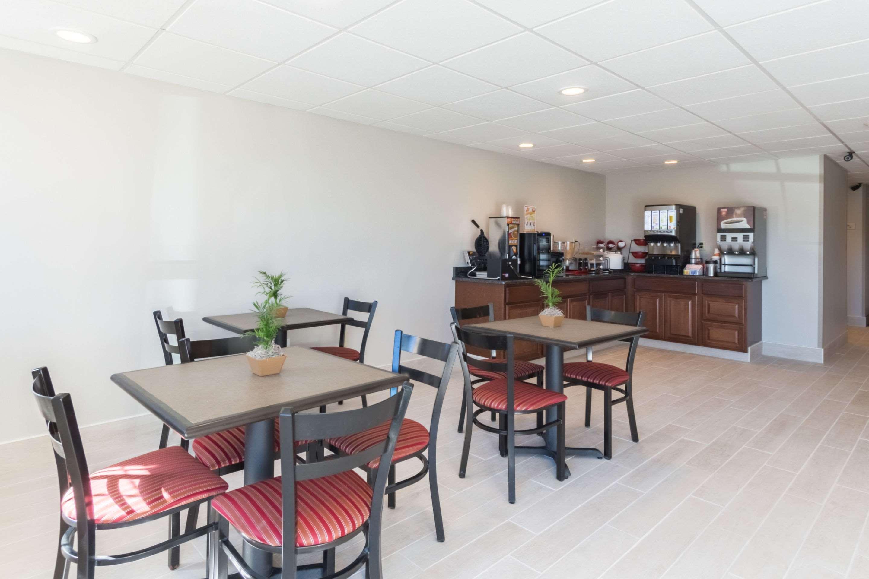 Econo Lodge Harrisburg - Southwest Of Hershey Area Bagian luar foto