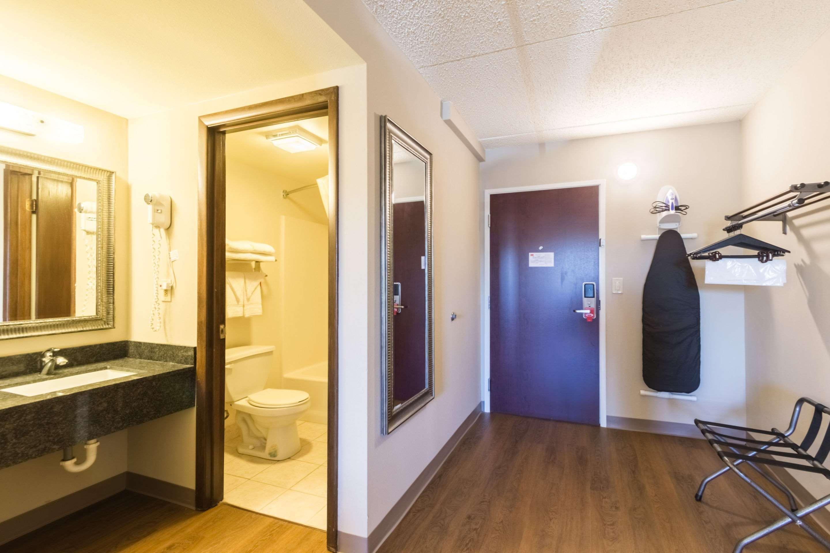 Econo Lodge Harrisburg - Southwest Of Hershey Area Bagian luar foto