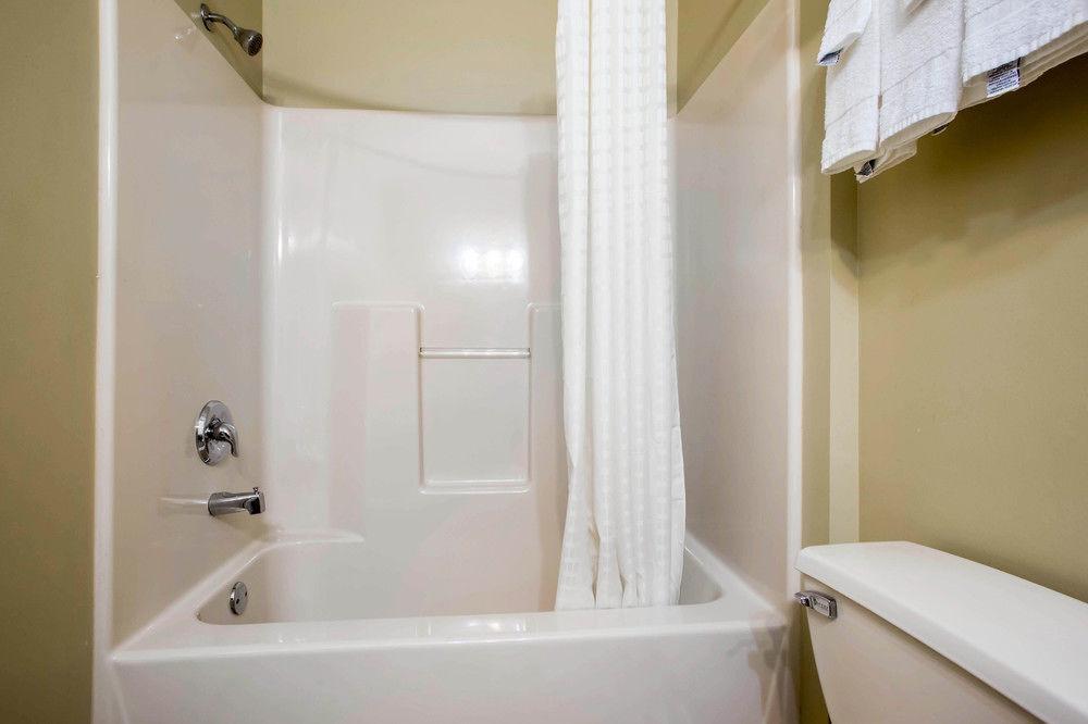 Econo Lodge Harrisburg - Southwest Of Hershey Area Bagian luar foto