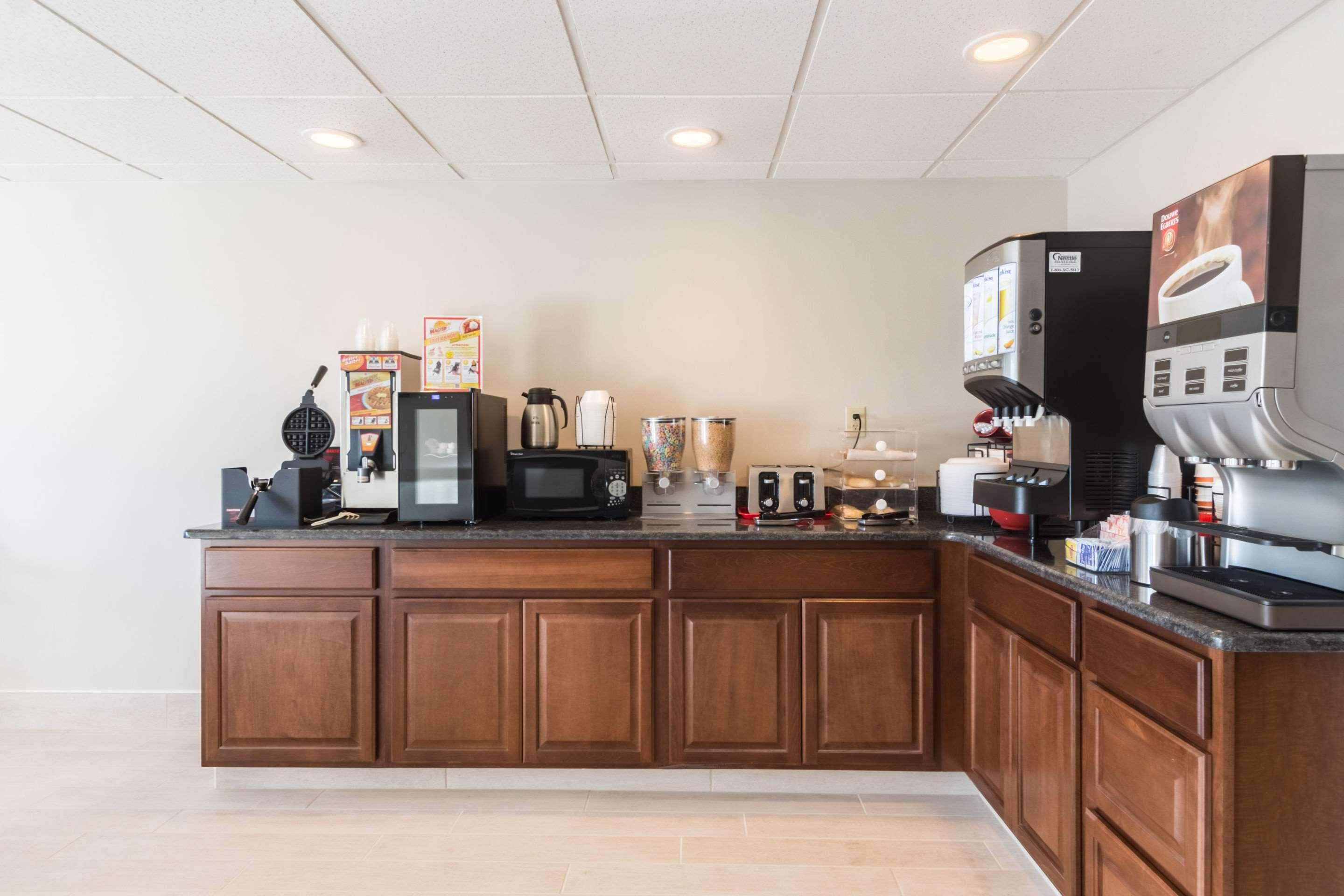 Econo Lodge Harrisburg - Southwest Of Hershey Area Bagian luar foto
