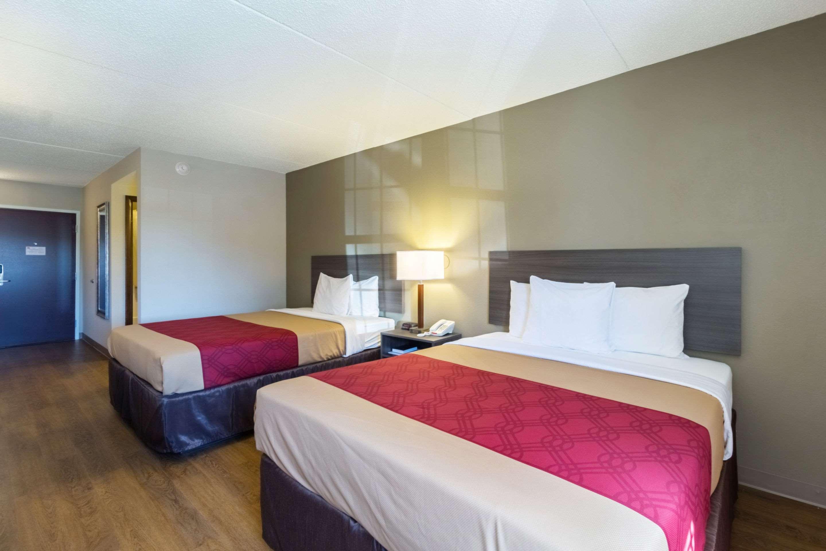 Econo Lodge Harrisburg - Southwest Of Hershey Area Bagian luar foto