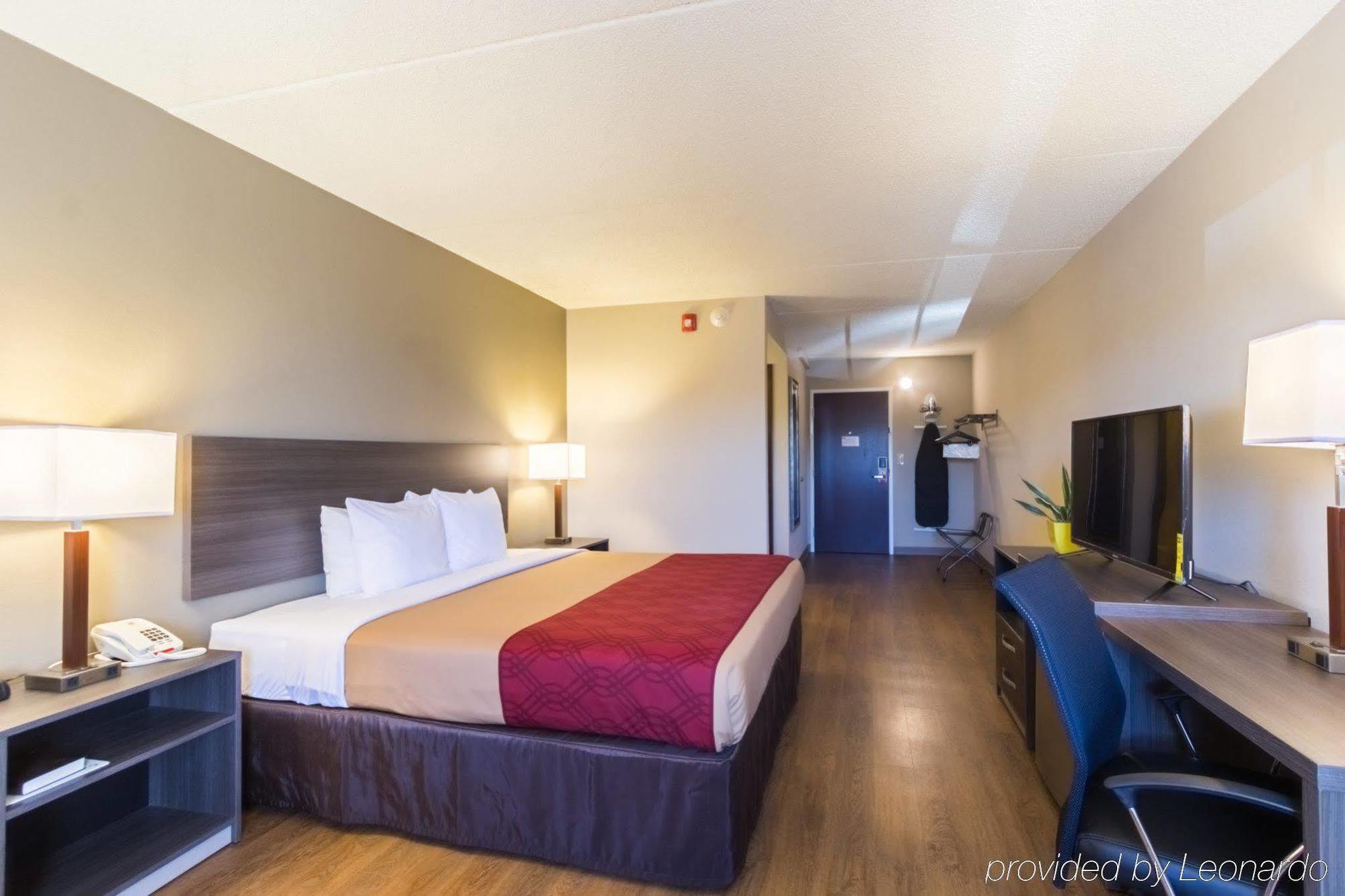 Econo Lodge Harrisburg - Southwest Of Hershey Area Bagian luar foto