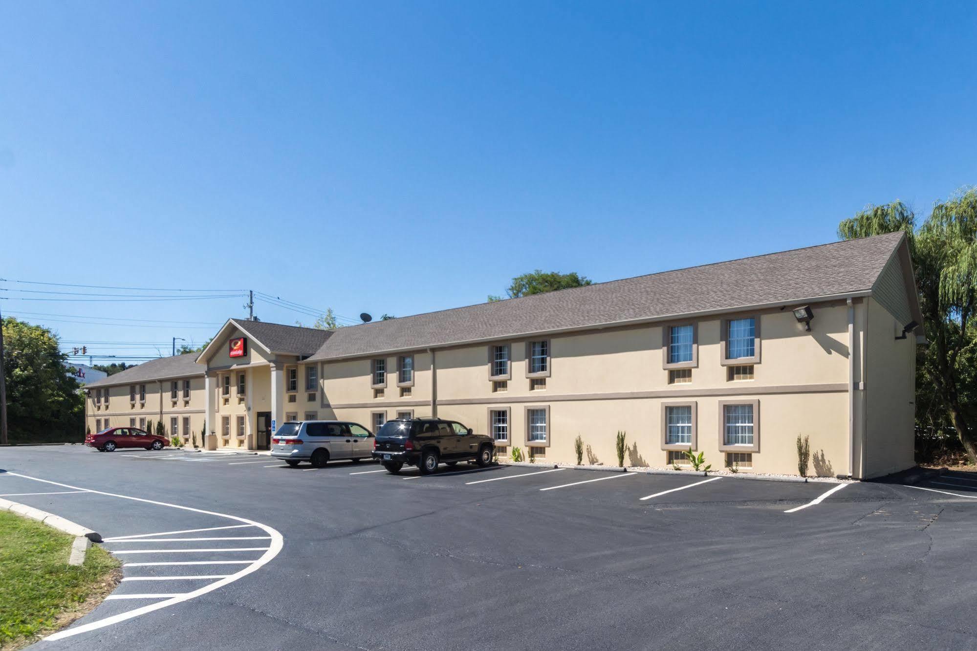 Econo Lodge Harrisburg - Southwest Of Hershey Area Bagian luar foto